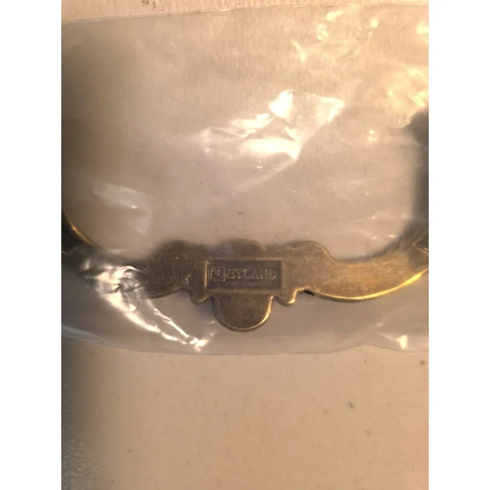 Jetland French Provincial Drawer Pull - 4 Inch Hole Centers, Antique Brass